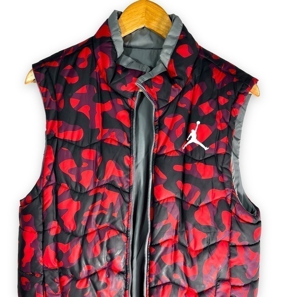 Nike Air Jordan Jumpman Reversible Quilted Puffer Vest, Red Camo/Grey, Size XS - Picture 2 of 12